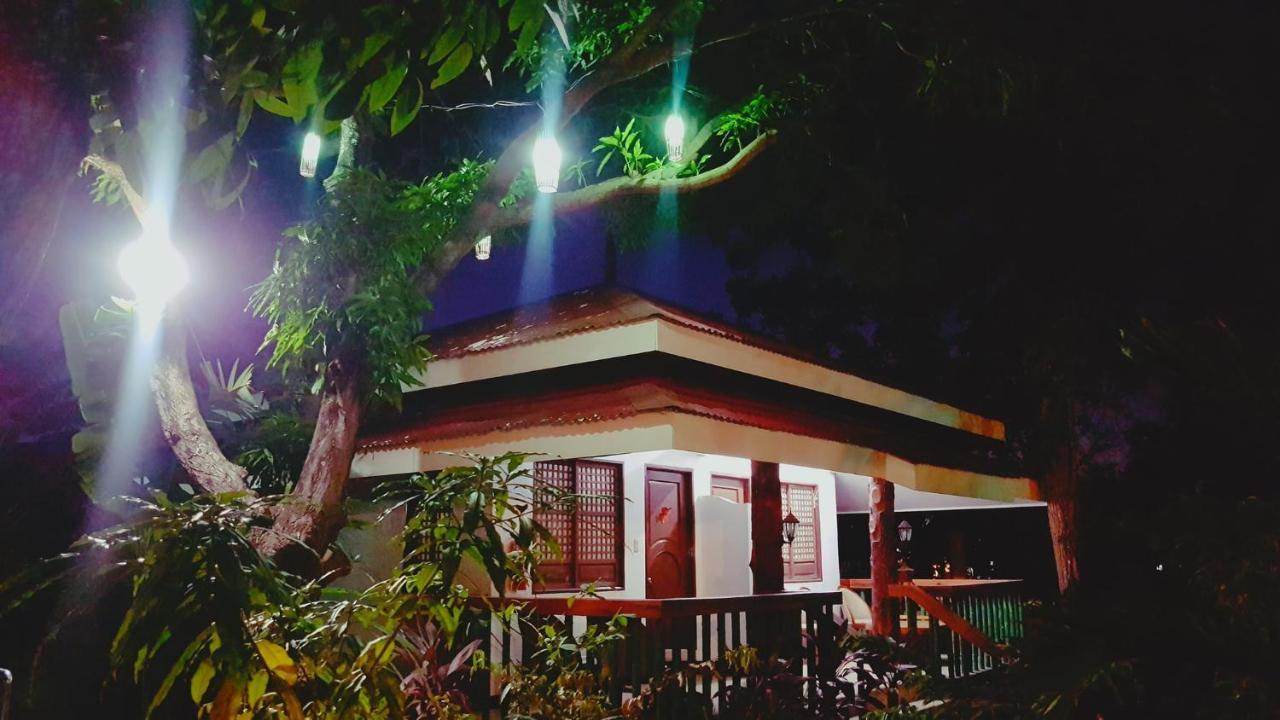 The Pelicans Resort Batangas Exterior photo