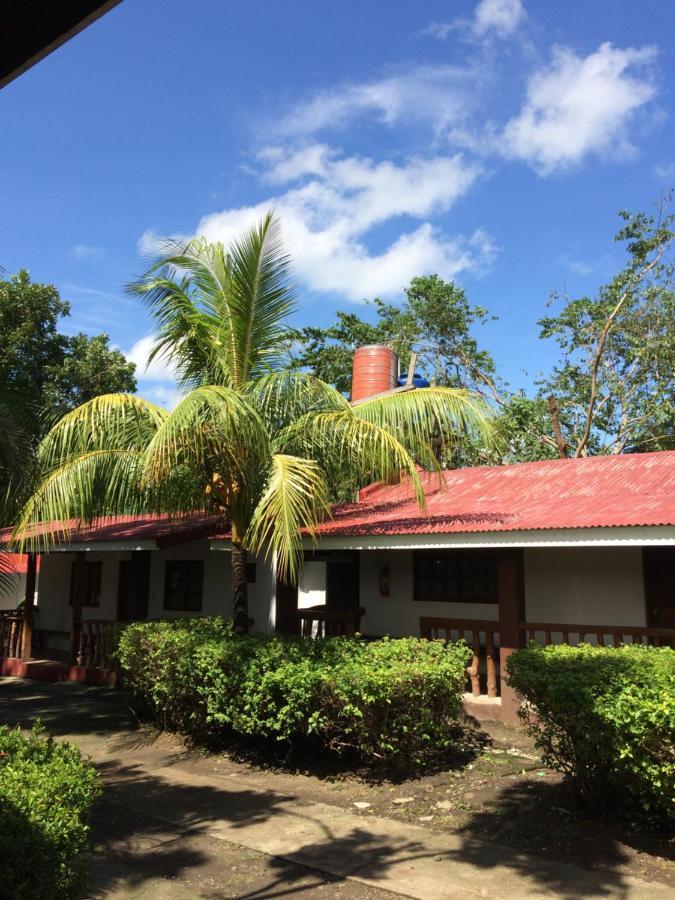 The Pelicans Resort Batangas Exterior photo