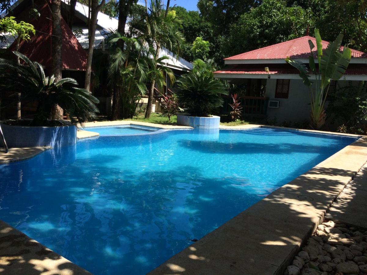 The Pelicans Resort Batangas Exterior photo