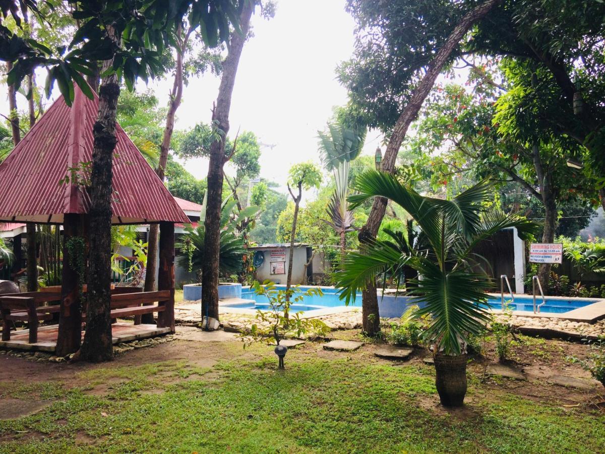 The Pelicans Resort Batangas Exterior photo